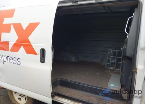 2018 Chevrolet Express 2500 Work Van z USA, uszkodzony, nr VIN 1GCWGAF1XJ1339940